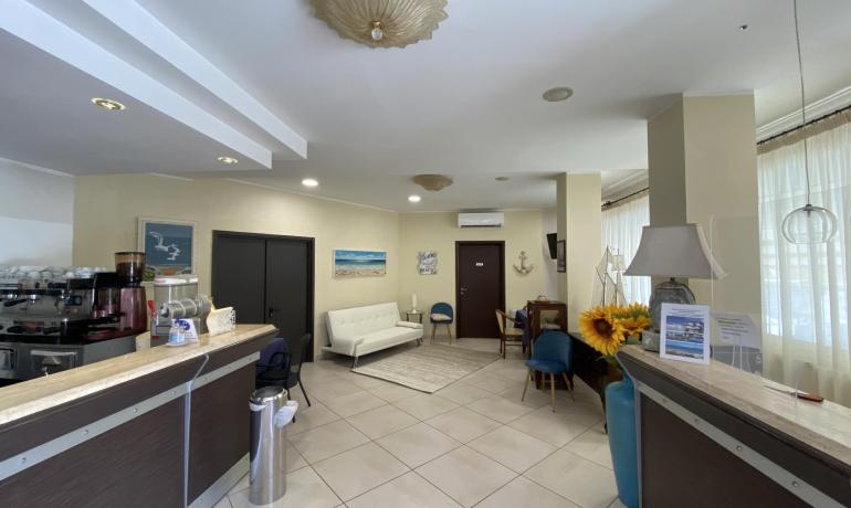 hotelcaggiari fr offre-paques-senigallia-hotel-bord-de-mer 010